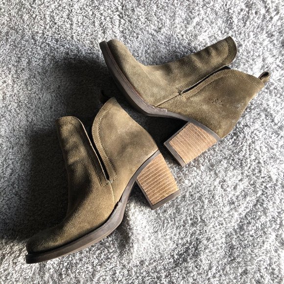 Bos. & Co. Belfield Waterproof Chelsea Boot - Picture 6 of 10